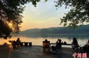 任丘“移动卧室”重塑旅行方式 “Z世代”爱上车轮上的家